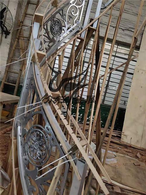 众钰金属 304不锈钢立柱与工程玻璃阳台楼梯扶手配件一站式批发